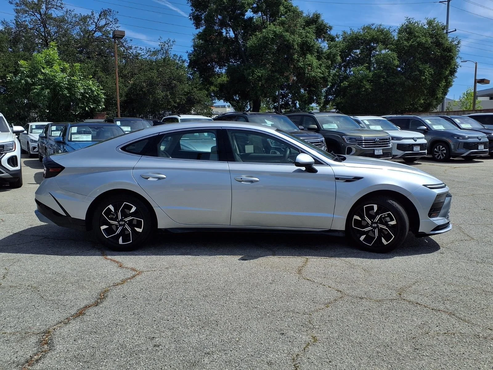 Used 2024 Silver Hyundai SEL image 3