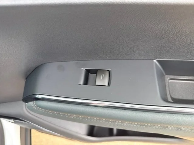 2026 GMC Acadia AT4 - Photo 18