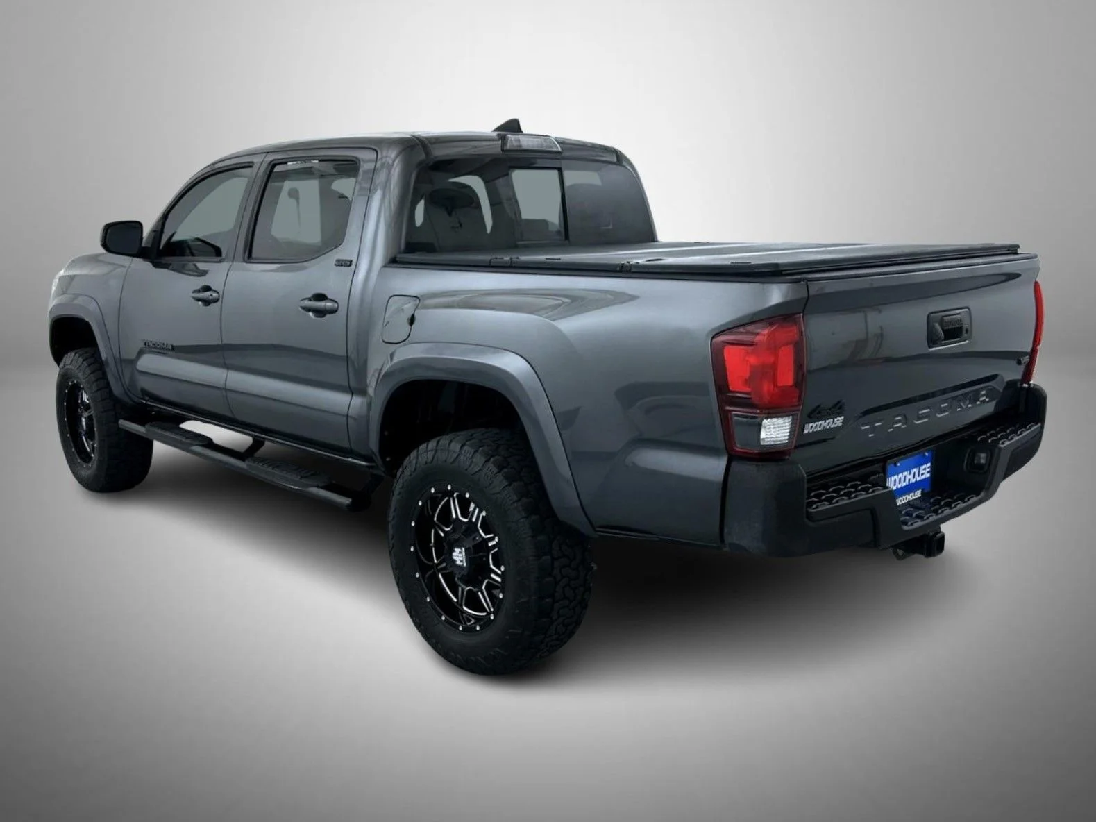 Used 2019 Gray Toyota SR5 image 7