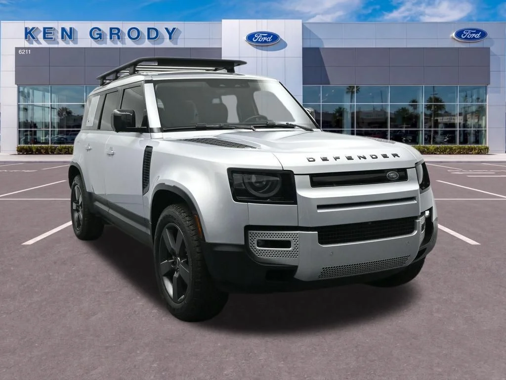2024 Land Rover Defender 110 S P300's photo