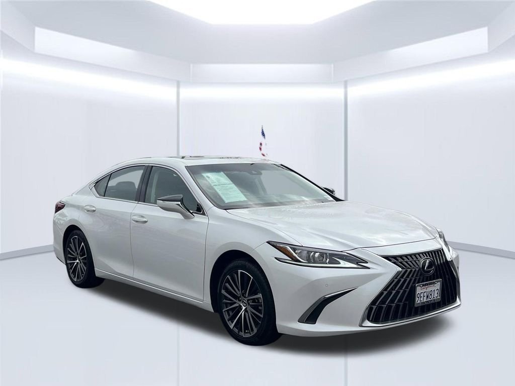 Used 2023 White Lexus 350 image 28