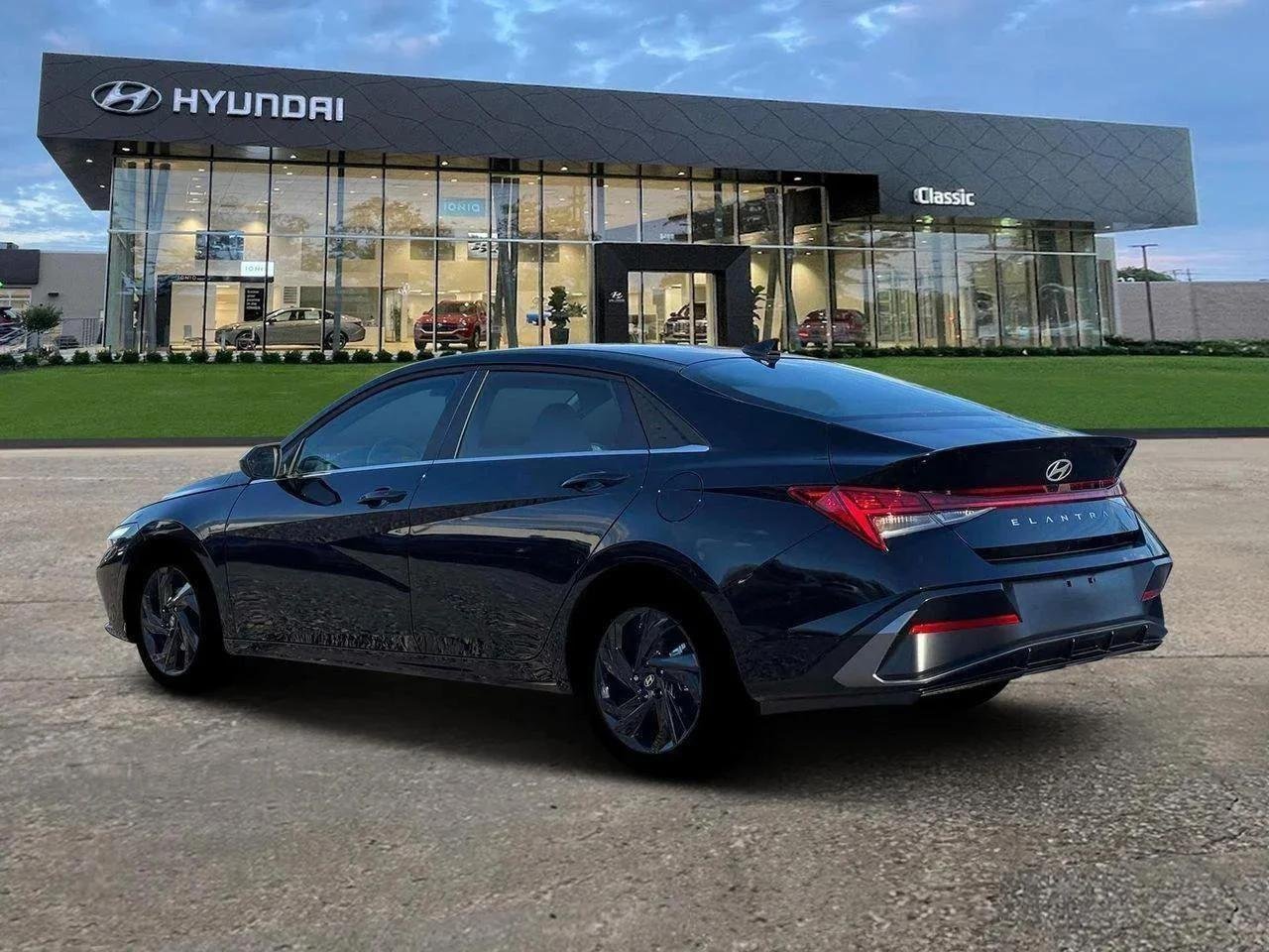 New 2026 Abyss Black Pearl Hyundai SEL Sport Premium image 4
