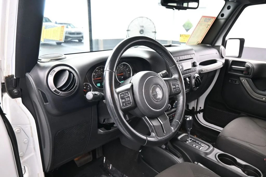 Used 2018 Bright White Clearcoat Jeep Unlimited Sport image 9