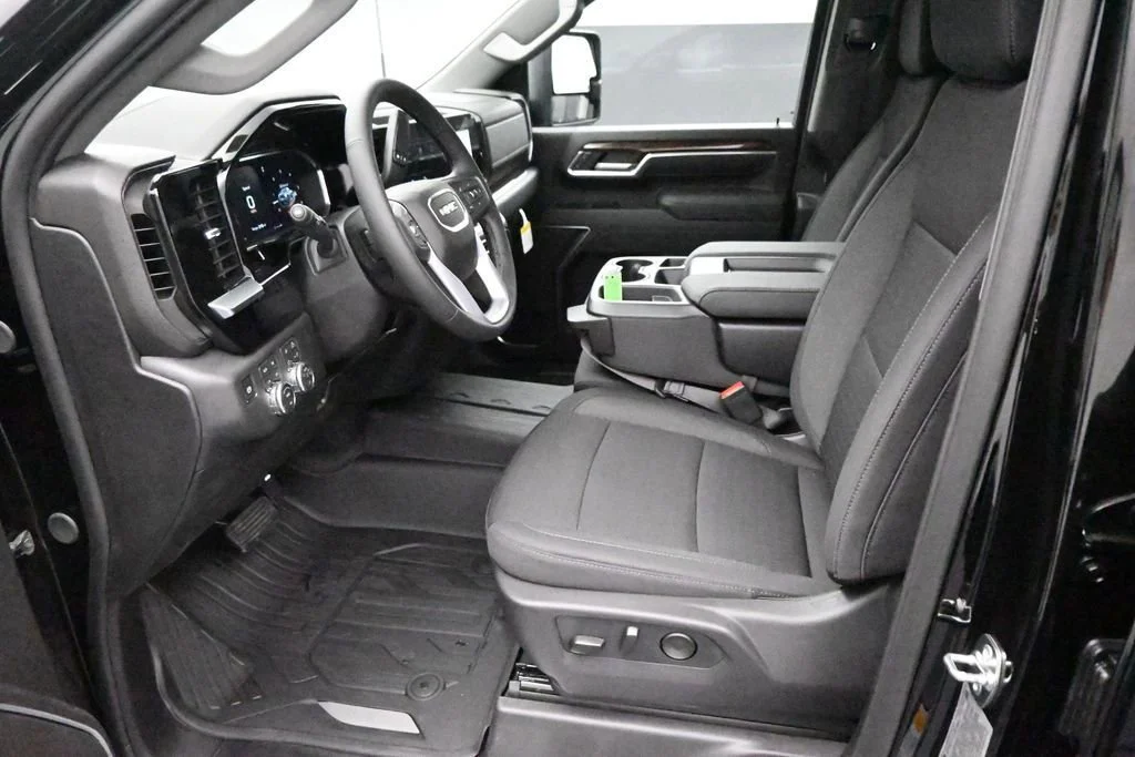 2026 GMC Sierra 3500HD SLE - Photo 9