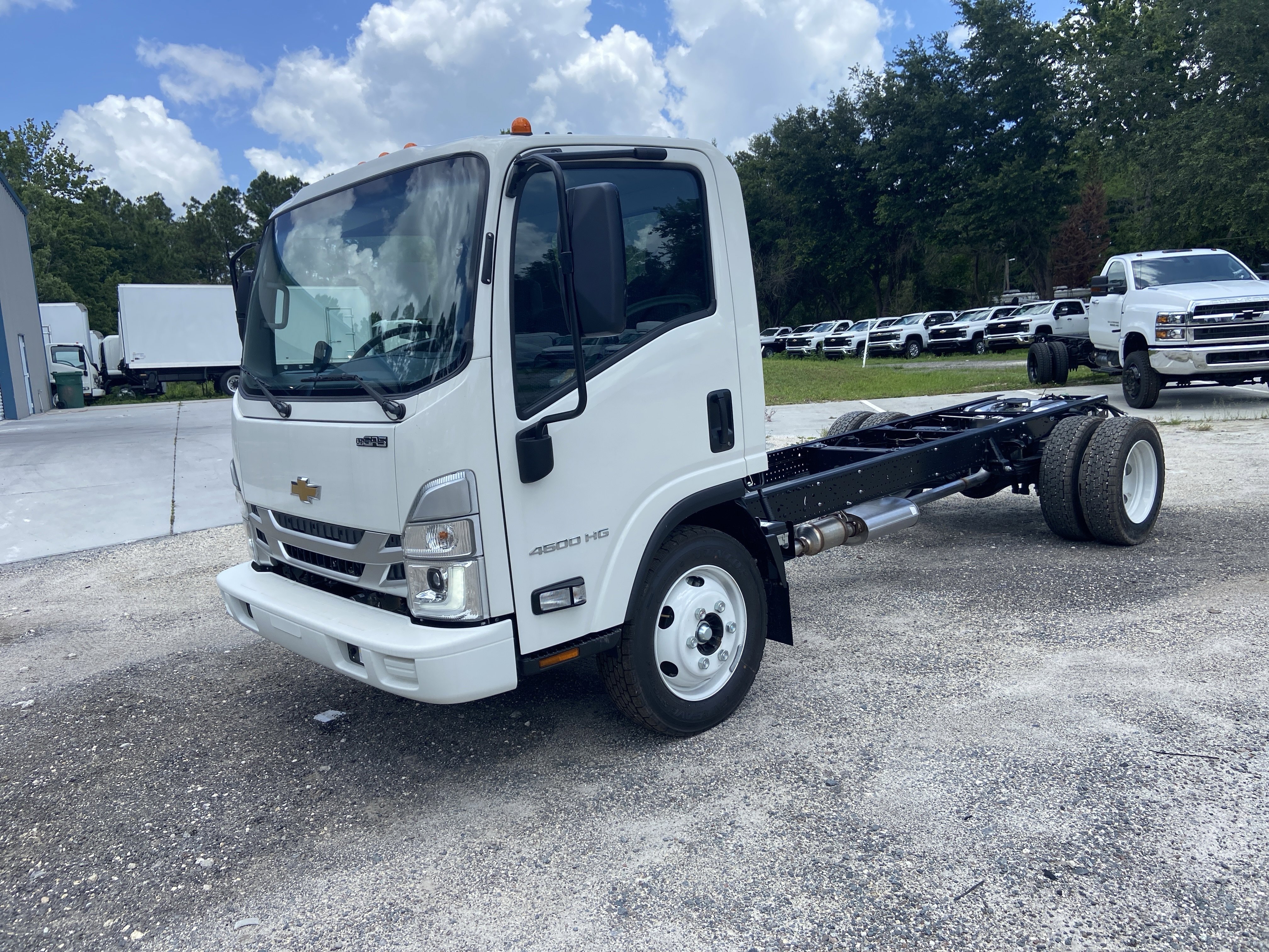 2026 Chevrolet Low Cab Forward 4500 Gas 176" WB Regular Cab's photo