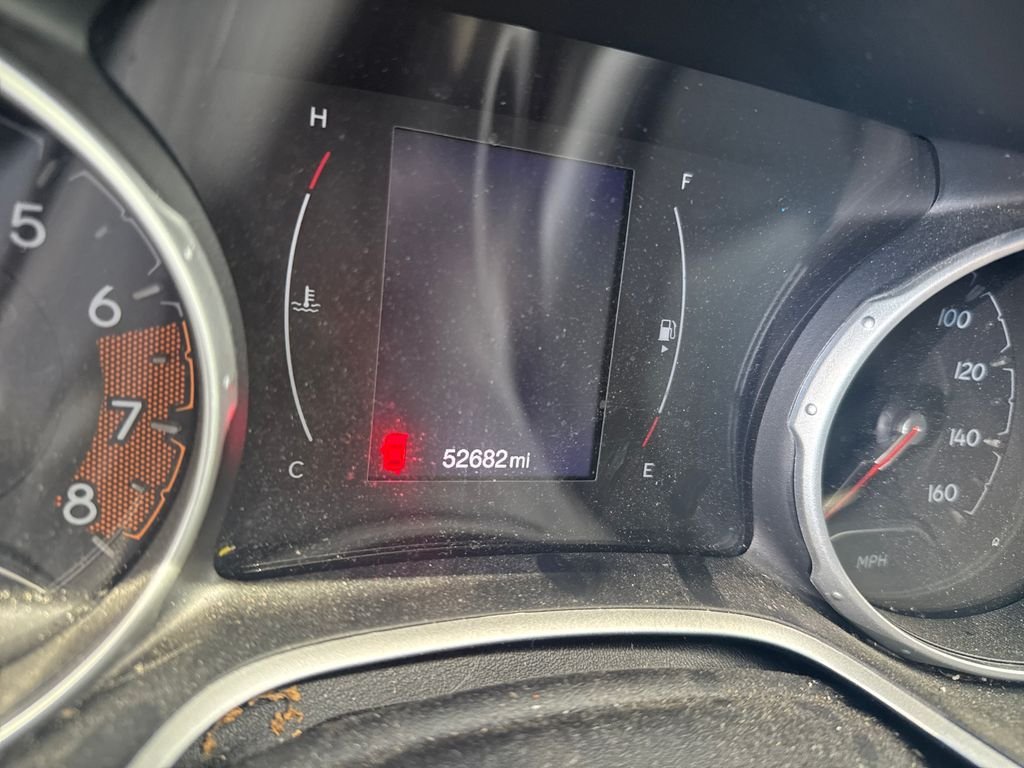 Used 2019 Gray Jeep Latitude image 33