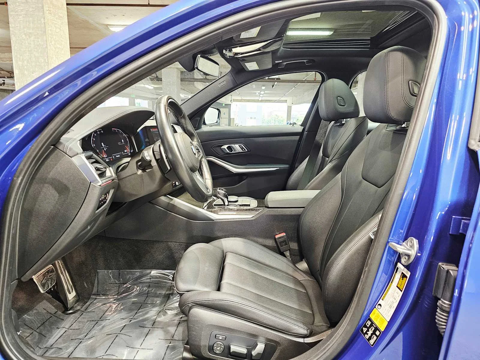 Used 2021 Portimao Blue Metallic BMW xDrive image 25
