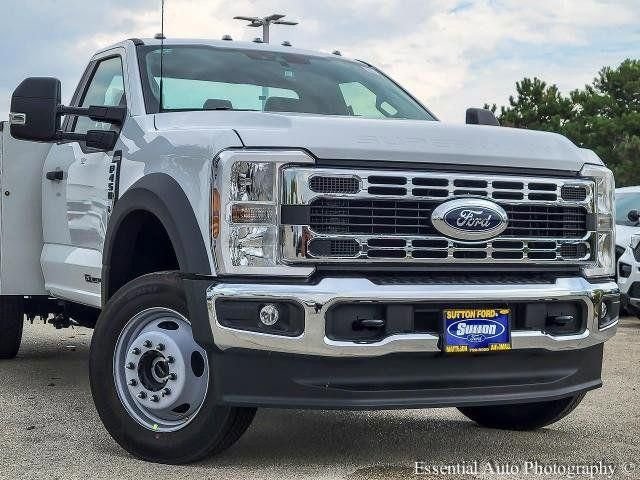 New 2025 Oxford White Ford F-450® XL image 28