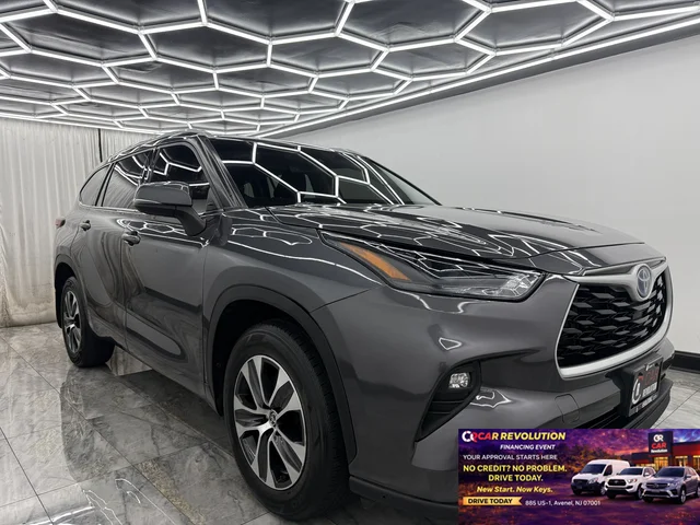 2022 Toyota Highlander Hybrid XLE AWD