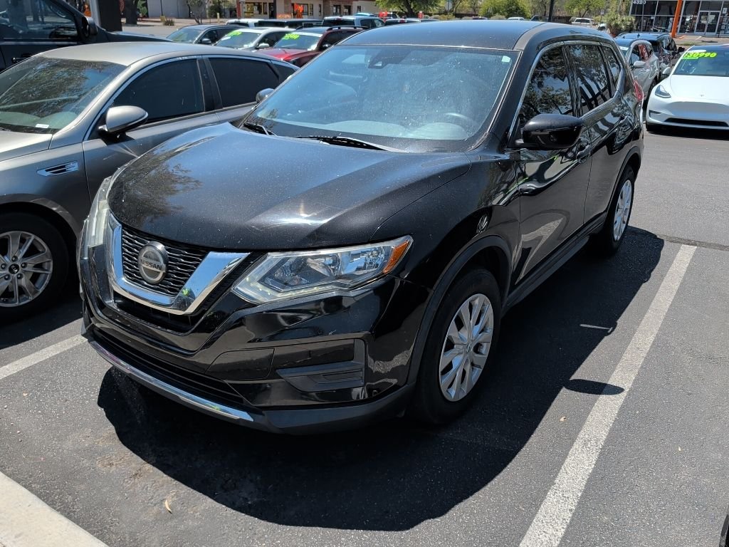 Used 2019 Black Nissan S image 9