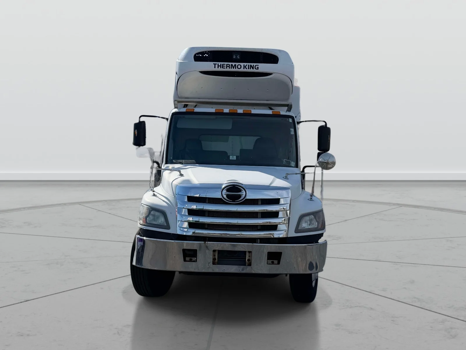 Used 2016 White Hino 268 image 2