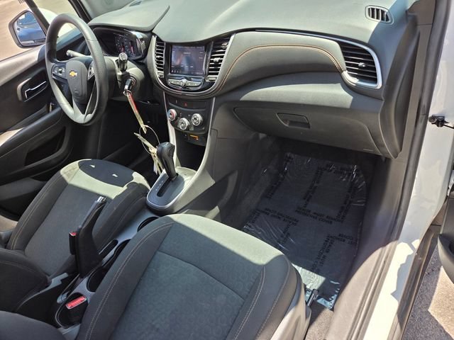 2021 Chevrolet Trax LS - Photo 16