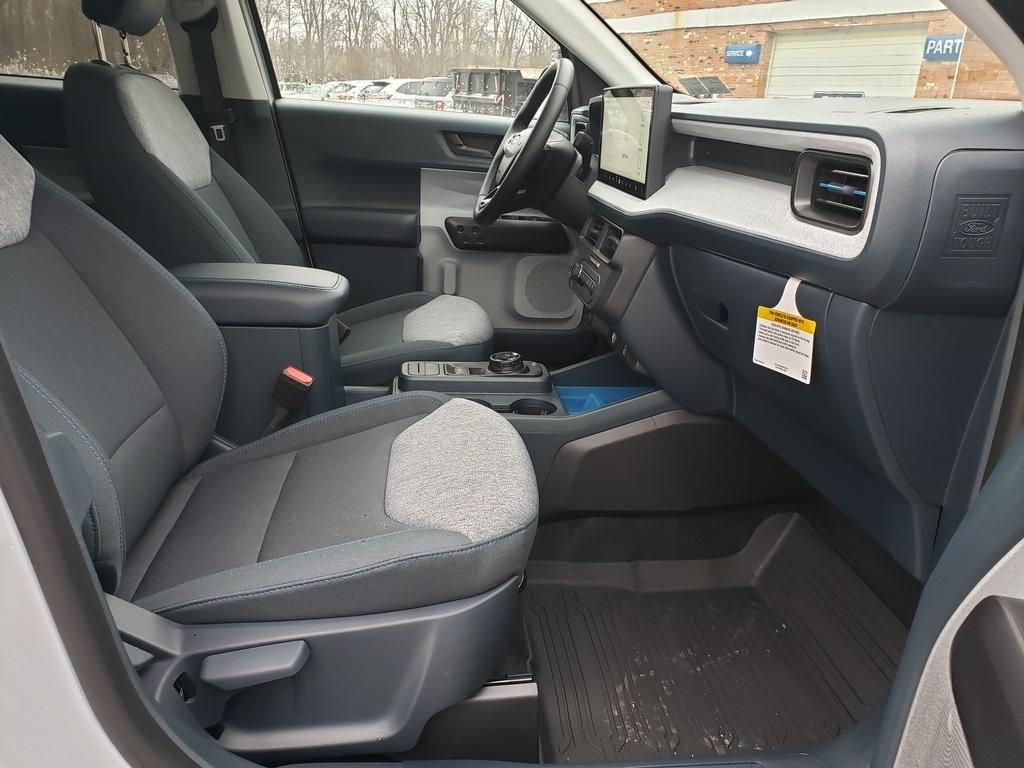 New 2025 Space White Metallic Ford XLT image 15
