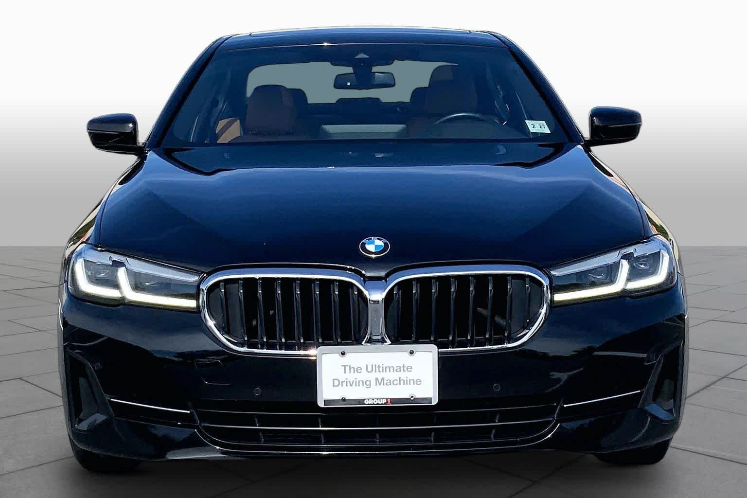 Used 2022 Jet Black BMW 530i xDrive image 3