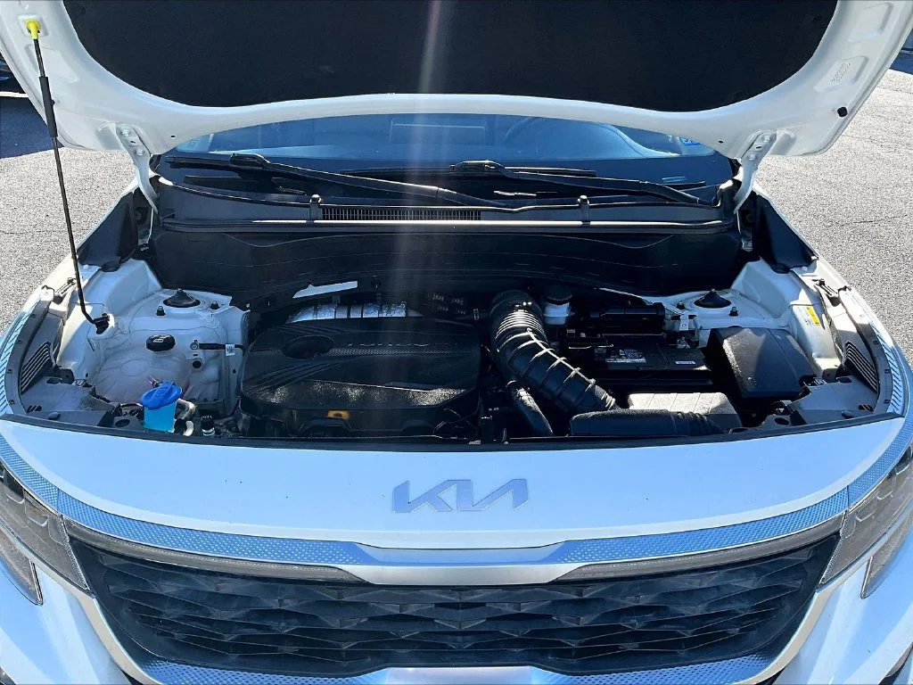 Used 2023 White Kia SX image 31