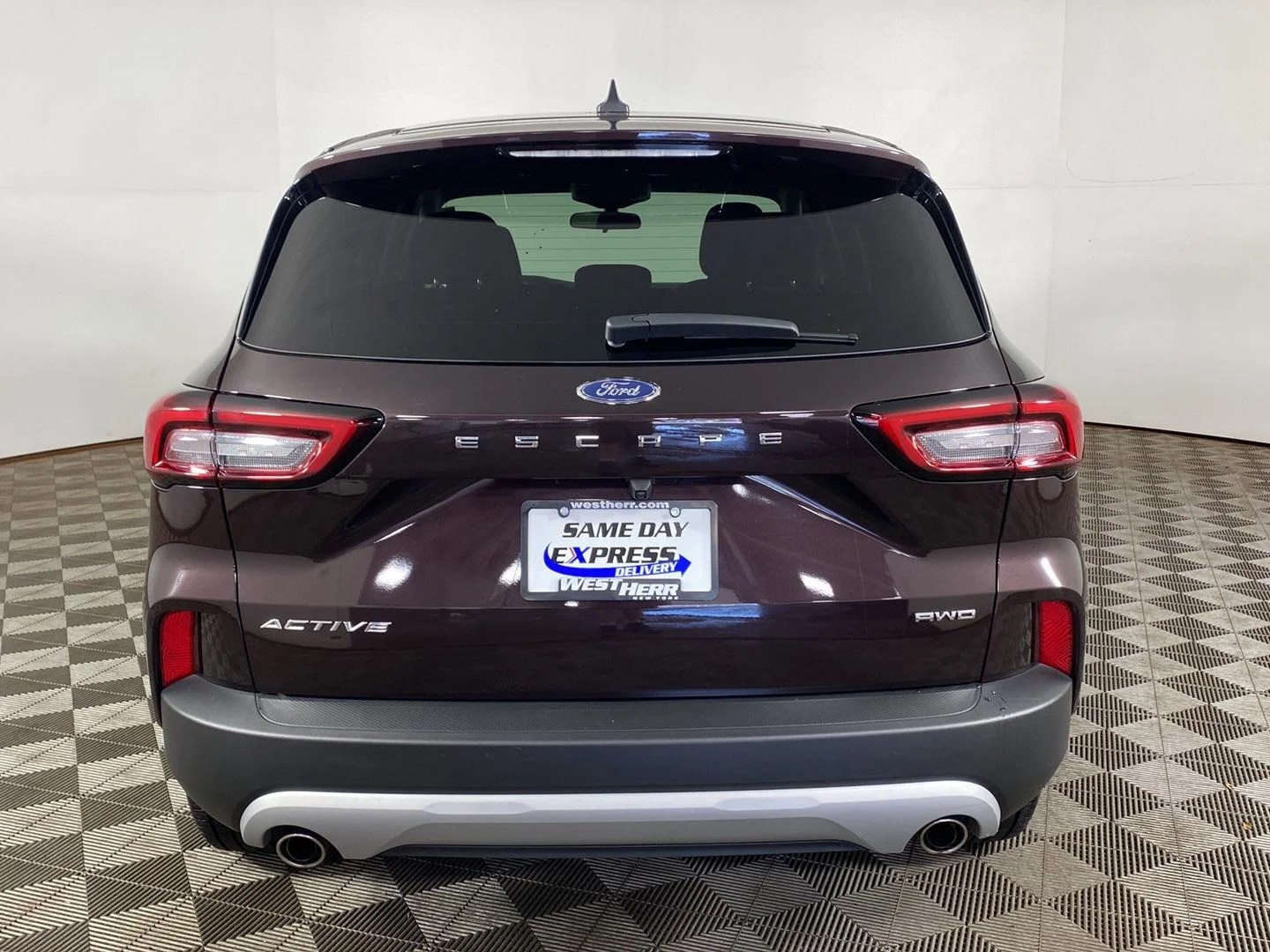 Used 2023 Cinnabar Red Ford Active image 23