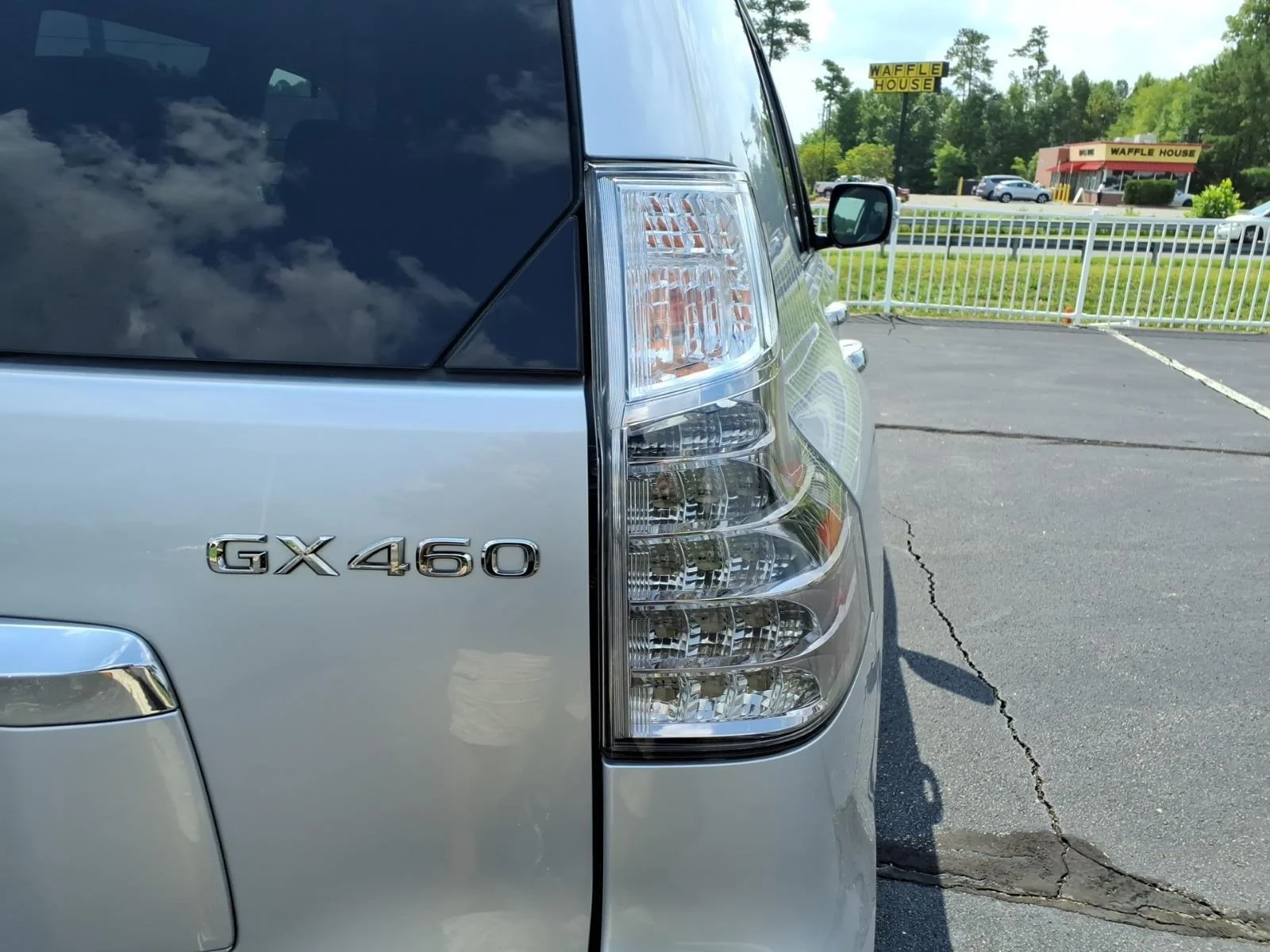 Used 2019 Silver Lining Metallic Lexus GX 460 Premium image 19