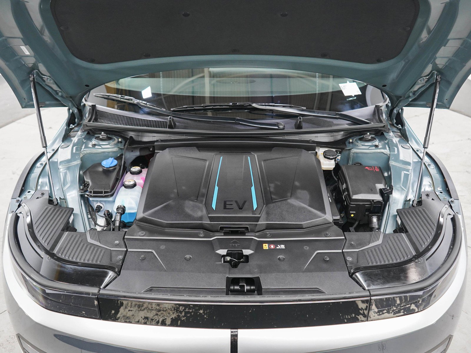 Used 2024 Digital Teal Hyundai SEL AWD image 32
