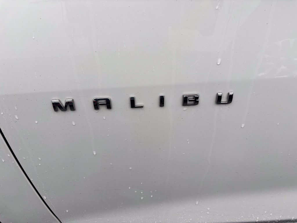 Used 2025 White Chevrolet LT image 8
