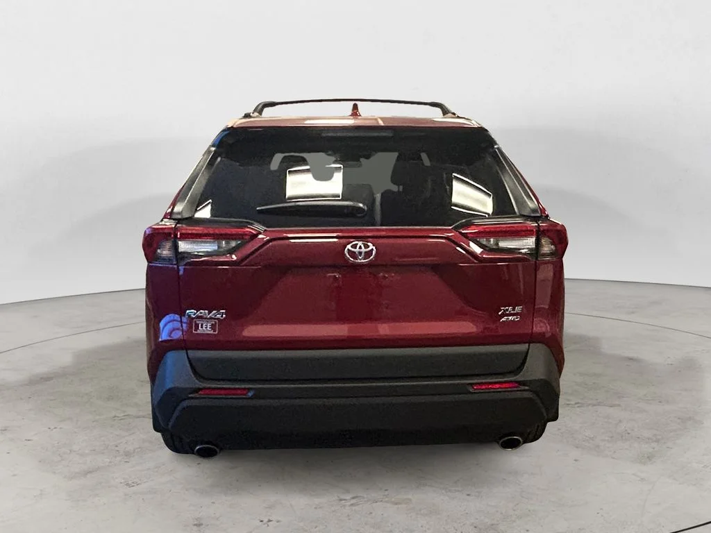 Used 2023 Pearl Toyota XLE Premium image 4