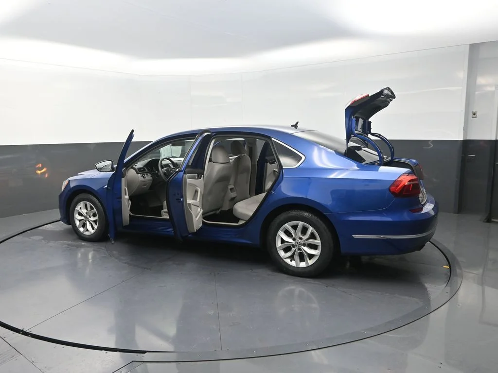 Used 2017 Blue Volkswagen 1.8T S image 35