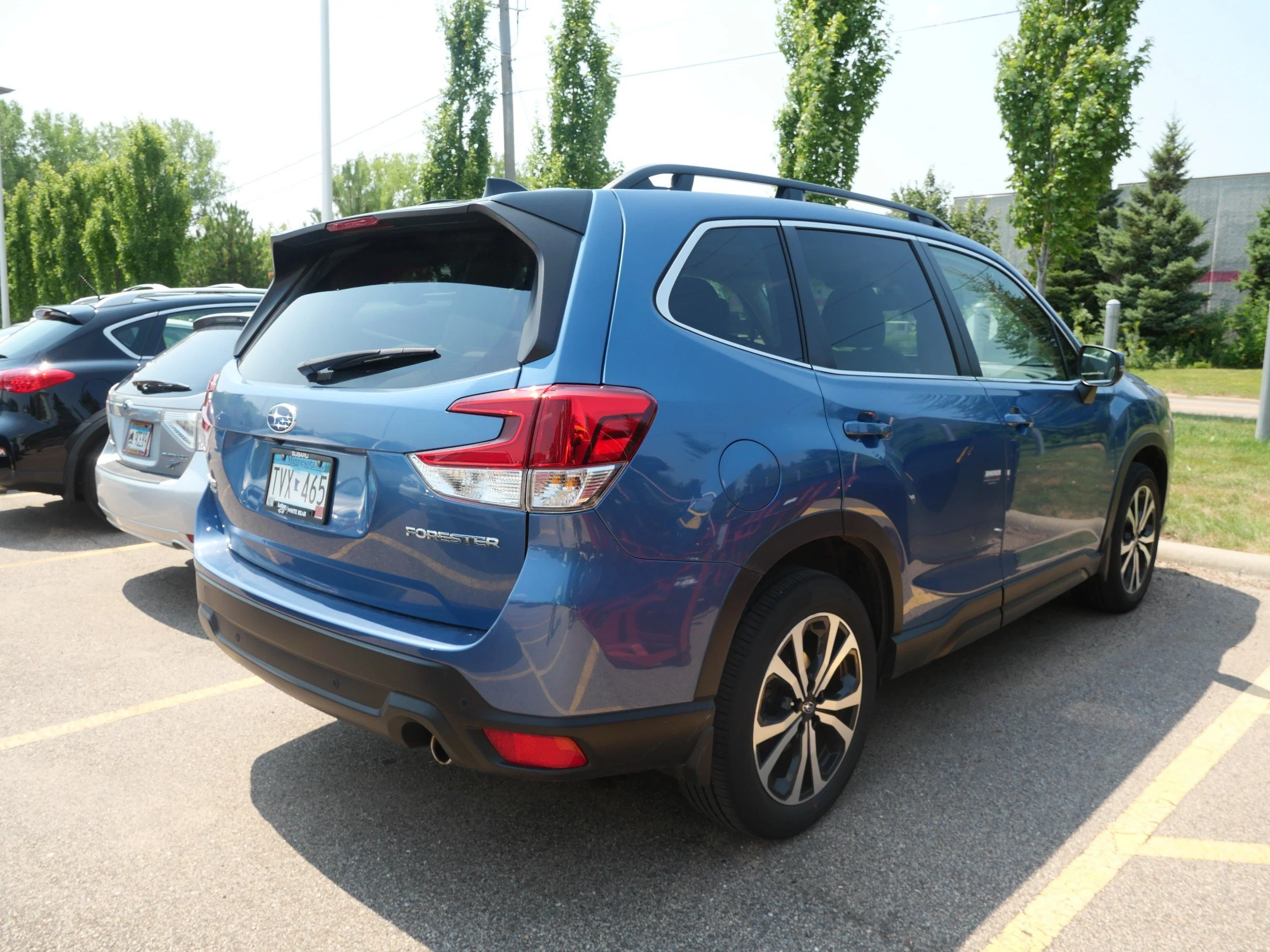 Used 2024 Horizon Blue Pearl Subaru Limited image 5