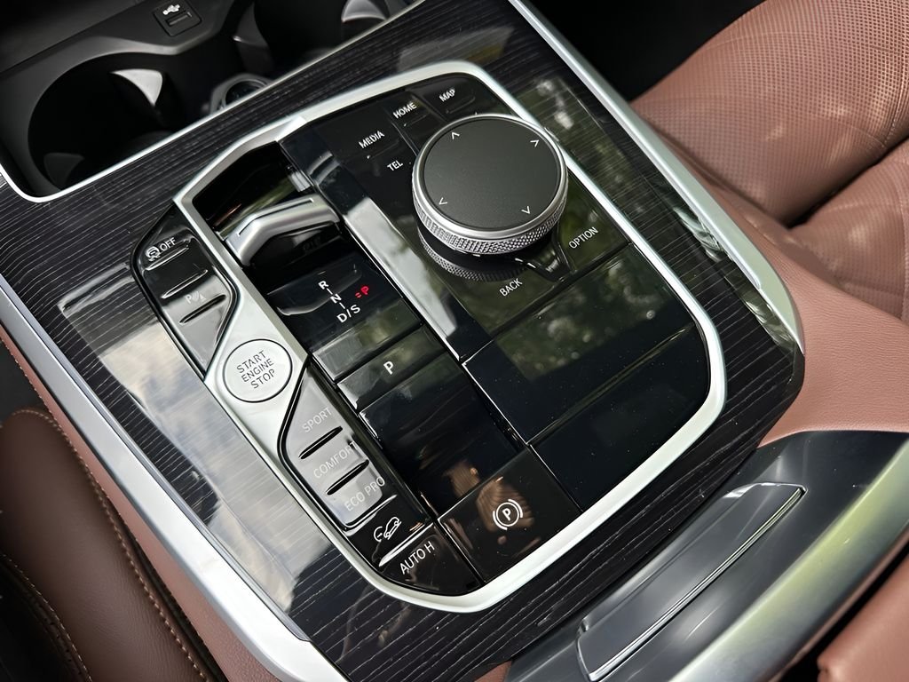 New 2026 Black Sapphire Metallic BMW xDrive40i image 20