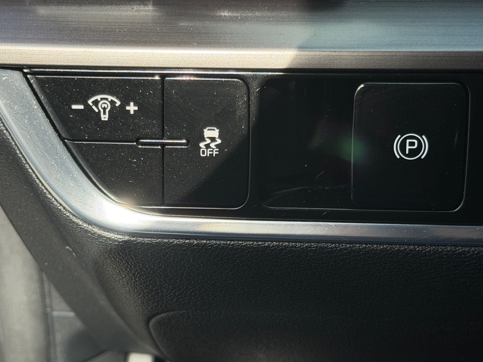Used 2023 Gravity Gray Kia EX image 37