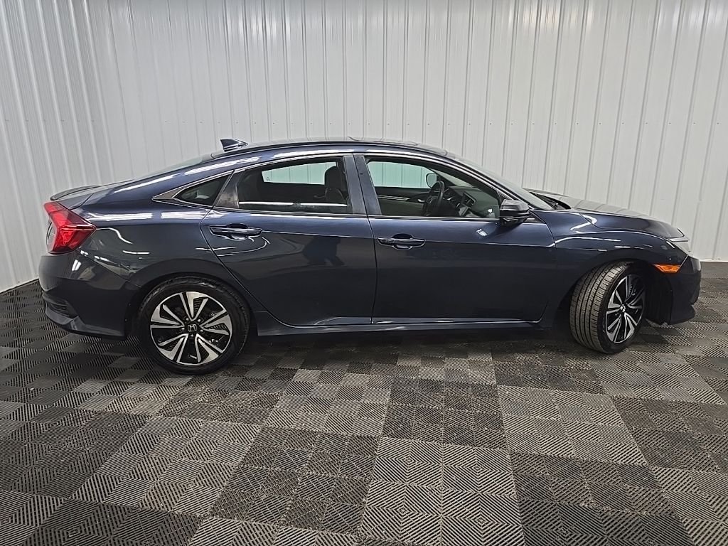 Used 2016  Honda EX-T image 2