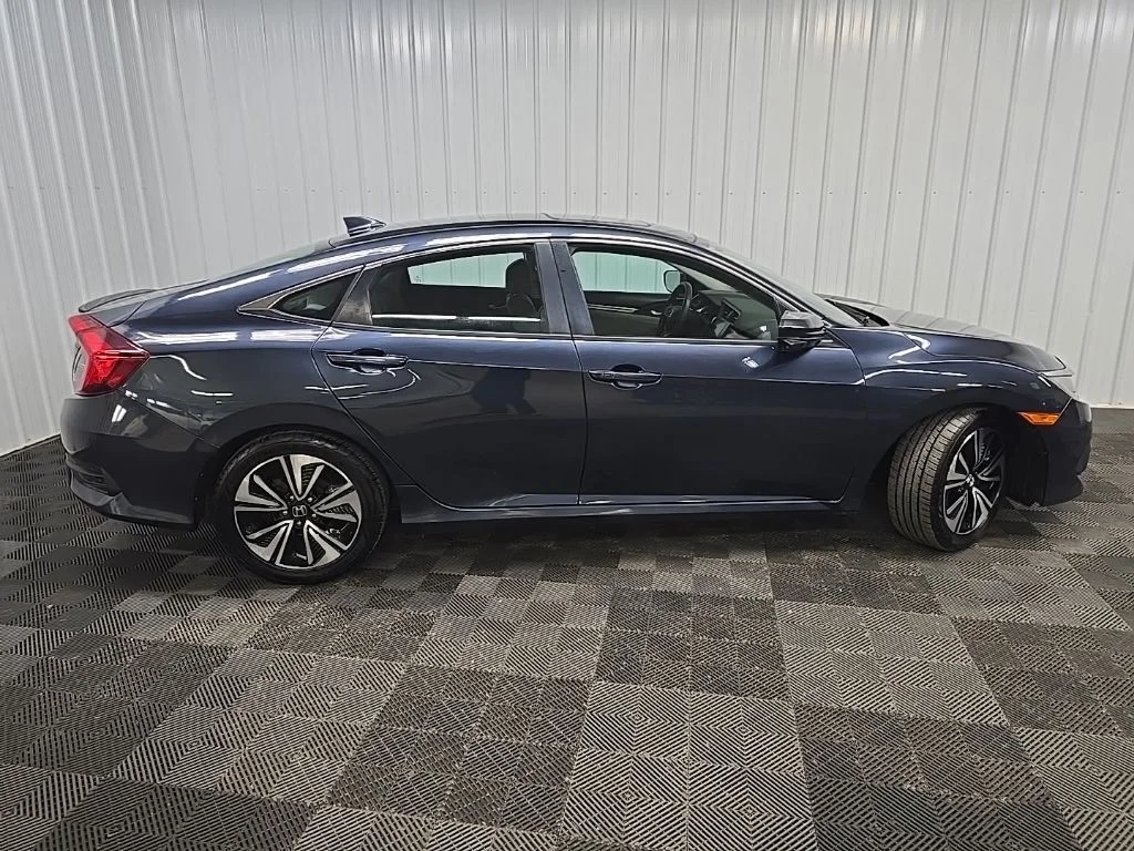 Used 2016  Honda EX-T image 2