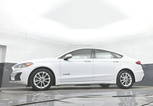 Used 2019 Oxford White Ford SE image 42
