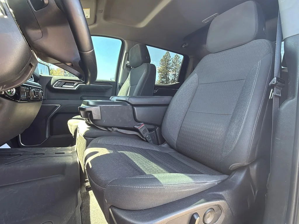 Used 2024 Summit White Chevrolet LT image 12