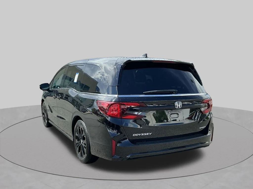 Used 2025  Honda Sport-L image 4