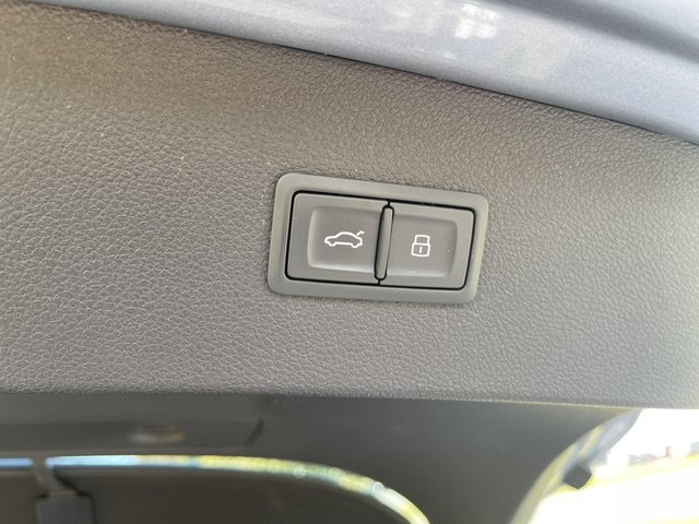 Used 2018 Silver Audi Premium Plus image 11