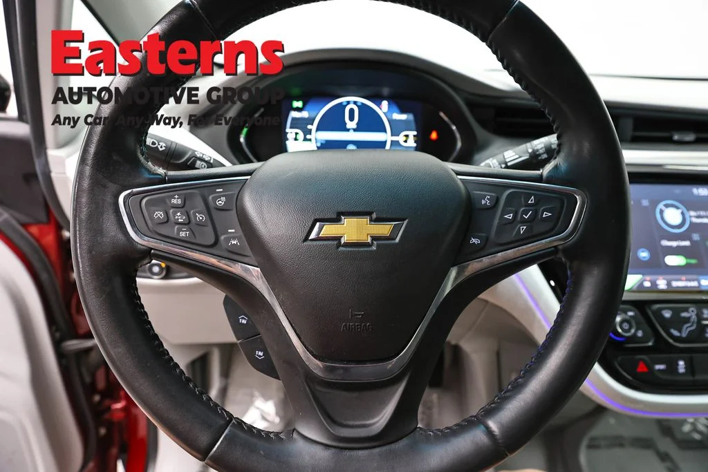 Used 2018 Red Chevrolet Premier image 10