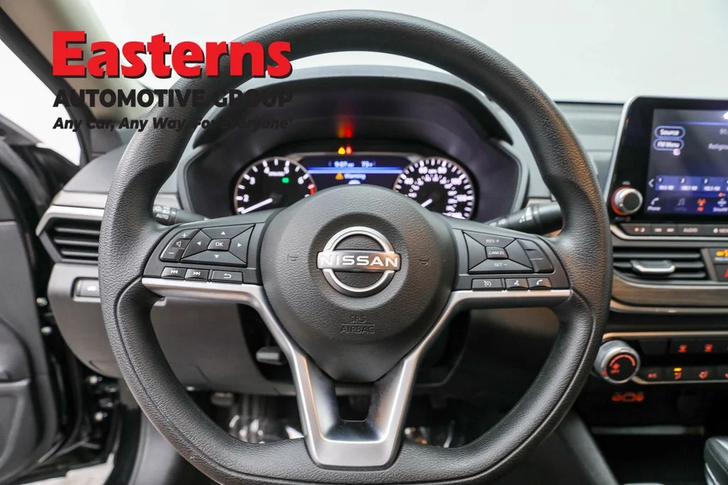 Used 2024 Black Nissan 2.5 SV image 10