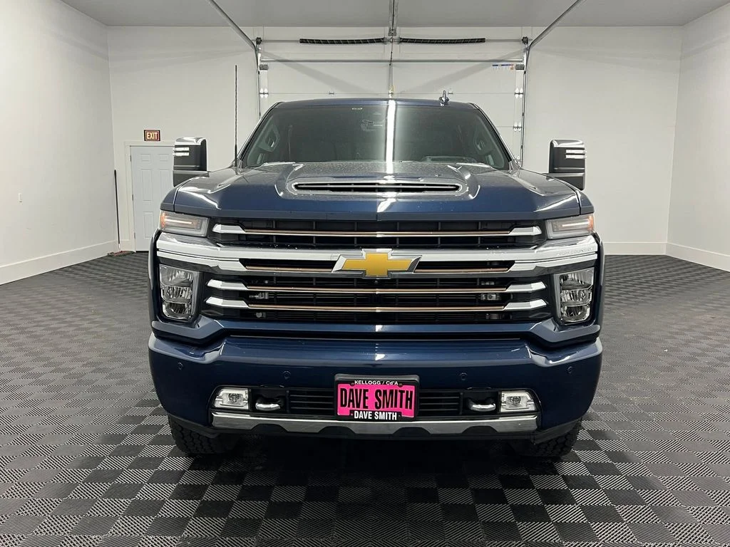 Used 2022 Northsky Blue Metallic Chevrolet High Country image 5