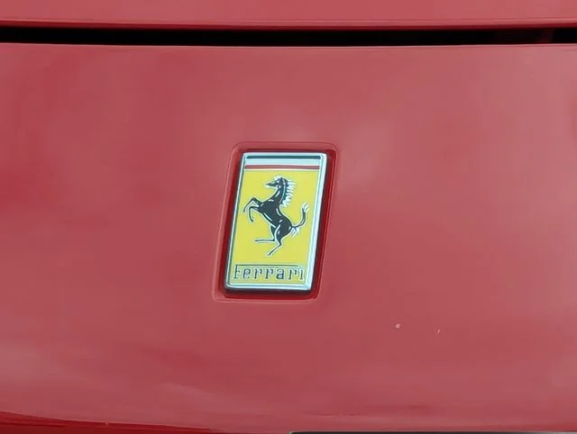 Used 2018  Ferrari Base image 17