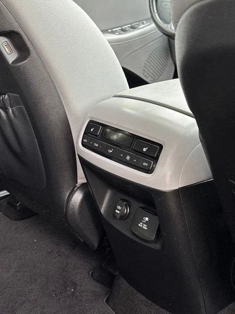 Used 2020 Moonlight Cloud Hyundai SEL image 27
