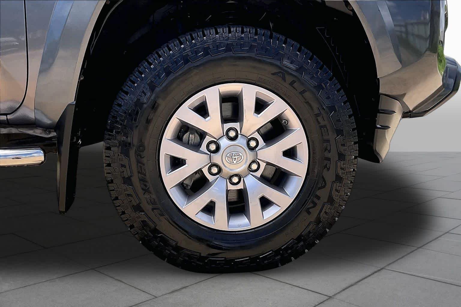 Used 2017 Magnetic Gray Metallic Toyota SR5 image 11