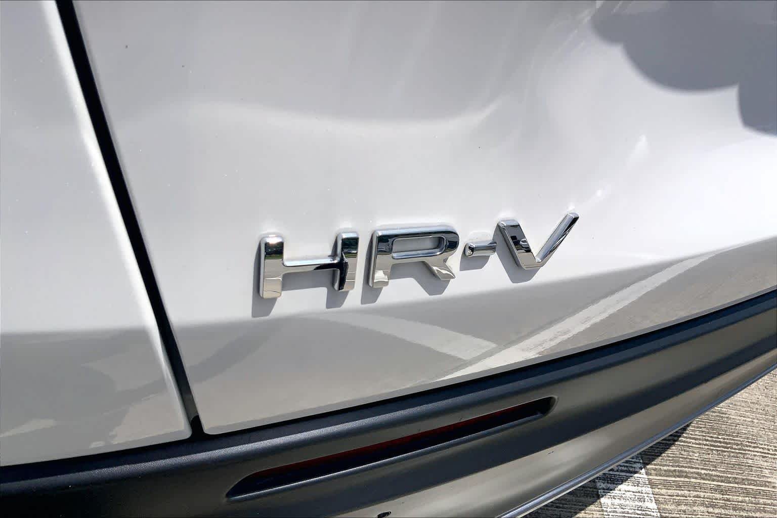 Used 2025 Platinum White Pearl Honda Sport image 30