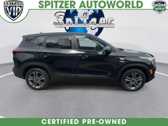 Used 2023 Black Kia LX image 10