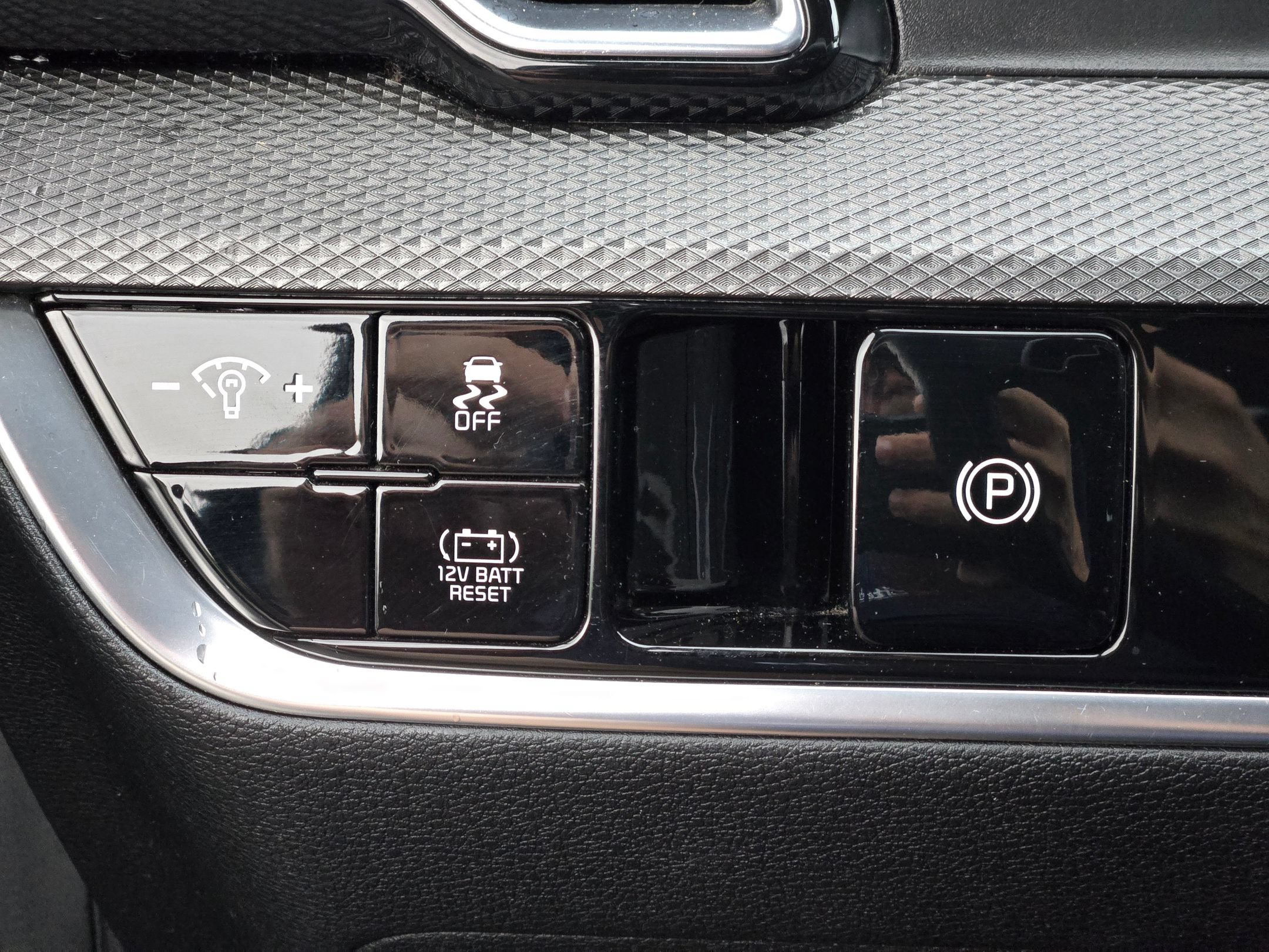 Used 2023 Fusion Black Kia LX image 24