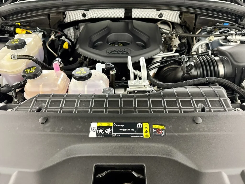 Used 2024 Silver Jeep Trailhawk 4xe image 25