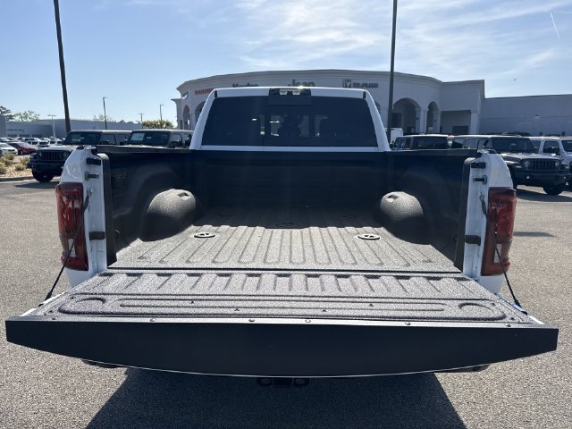 New 2026 White RAM Limited image 19
