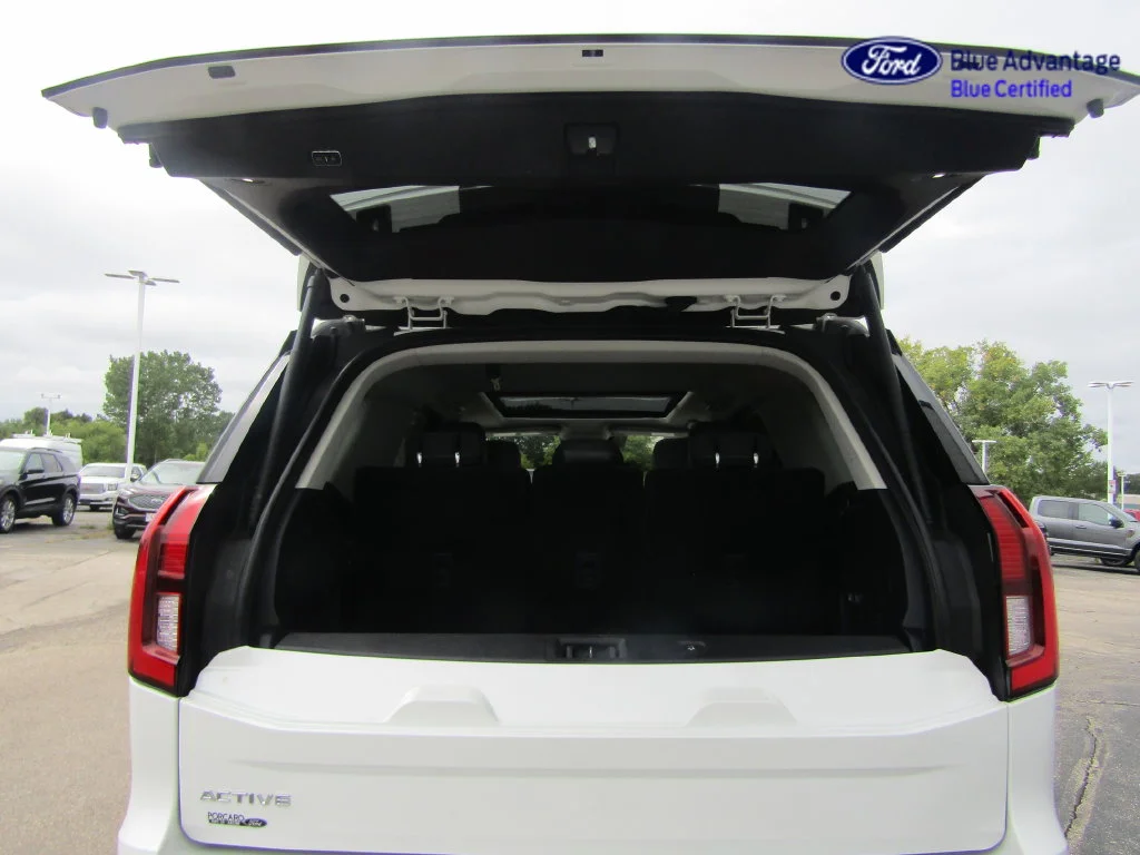 Certified Used 2025 Star White Ford Active image 45