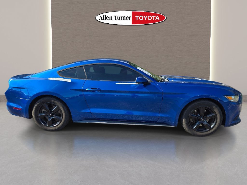 Used 2017 Blue Ford V6 image 5