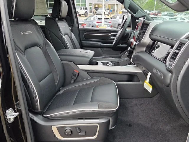 New 2026 Diamond Black Crystal Pearl-Coat Exterior Paint RAM Laramie image 16