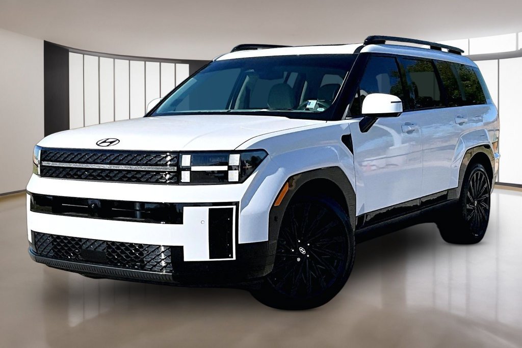 Used 2025 White Hyundai Calligraphy image 1