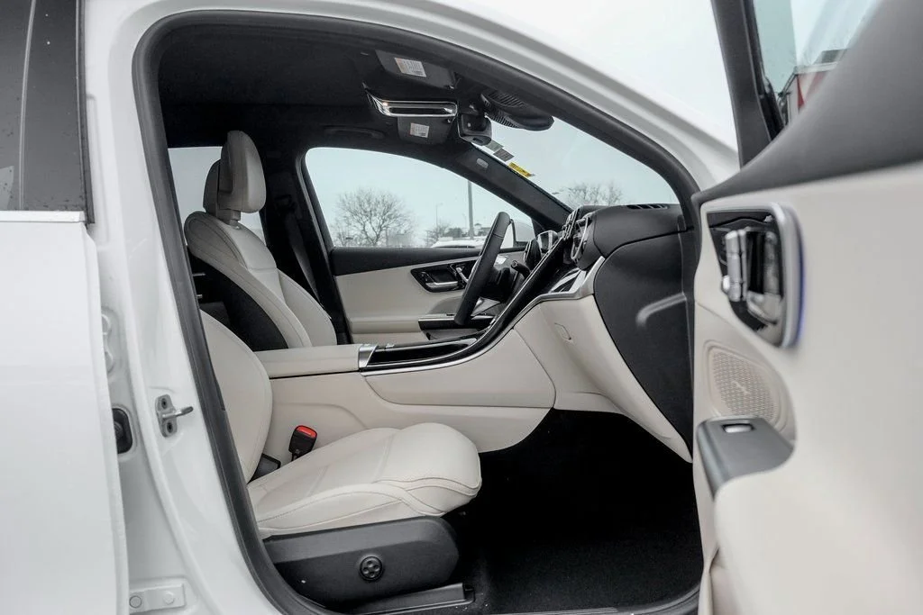 New 2026 Polar White Mercedes-Benz GLC 300 image 52